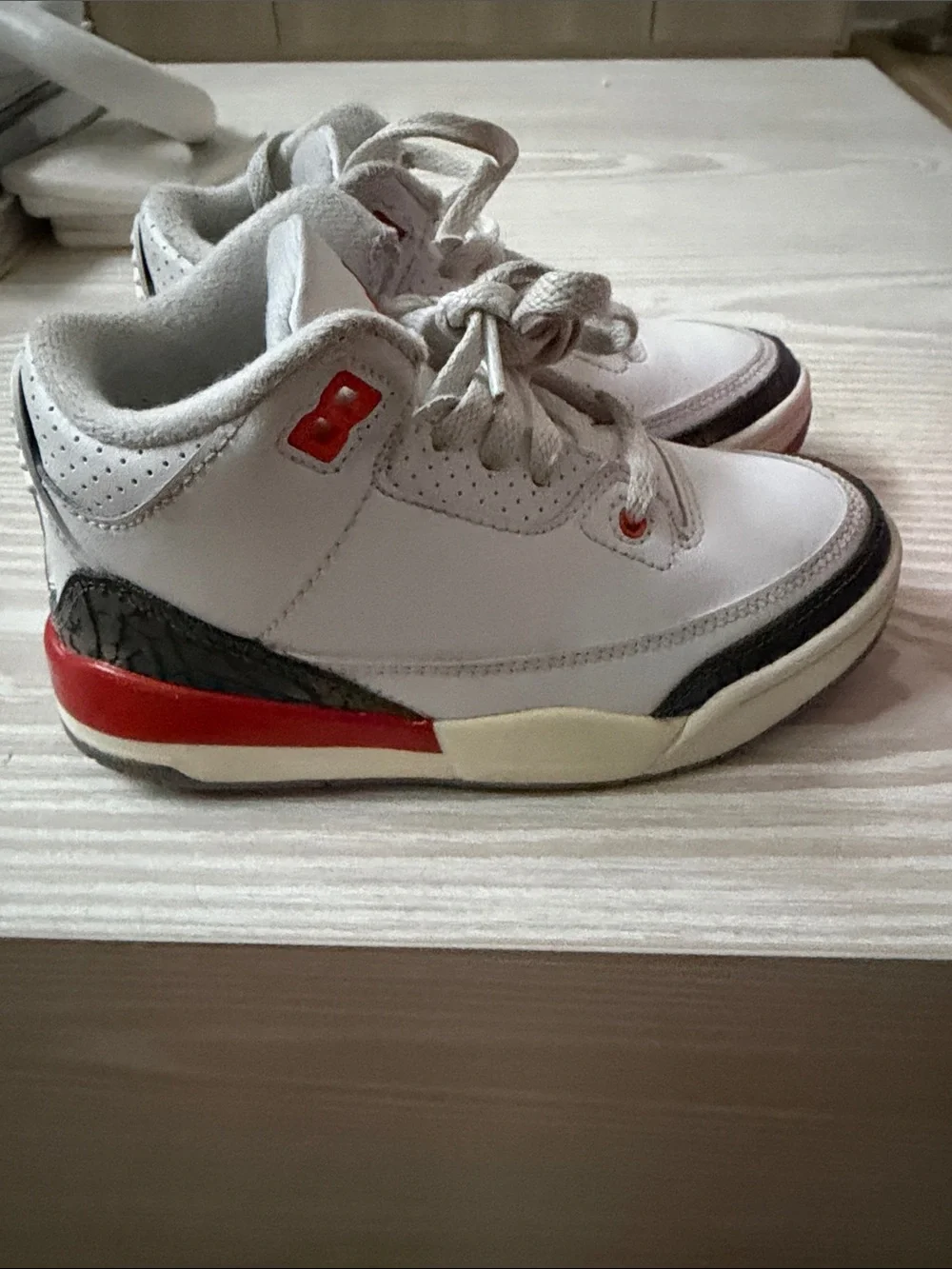 Nike Air Jordan 3 Retro Fire Red Kids Sneakers White Black Red
